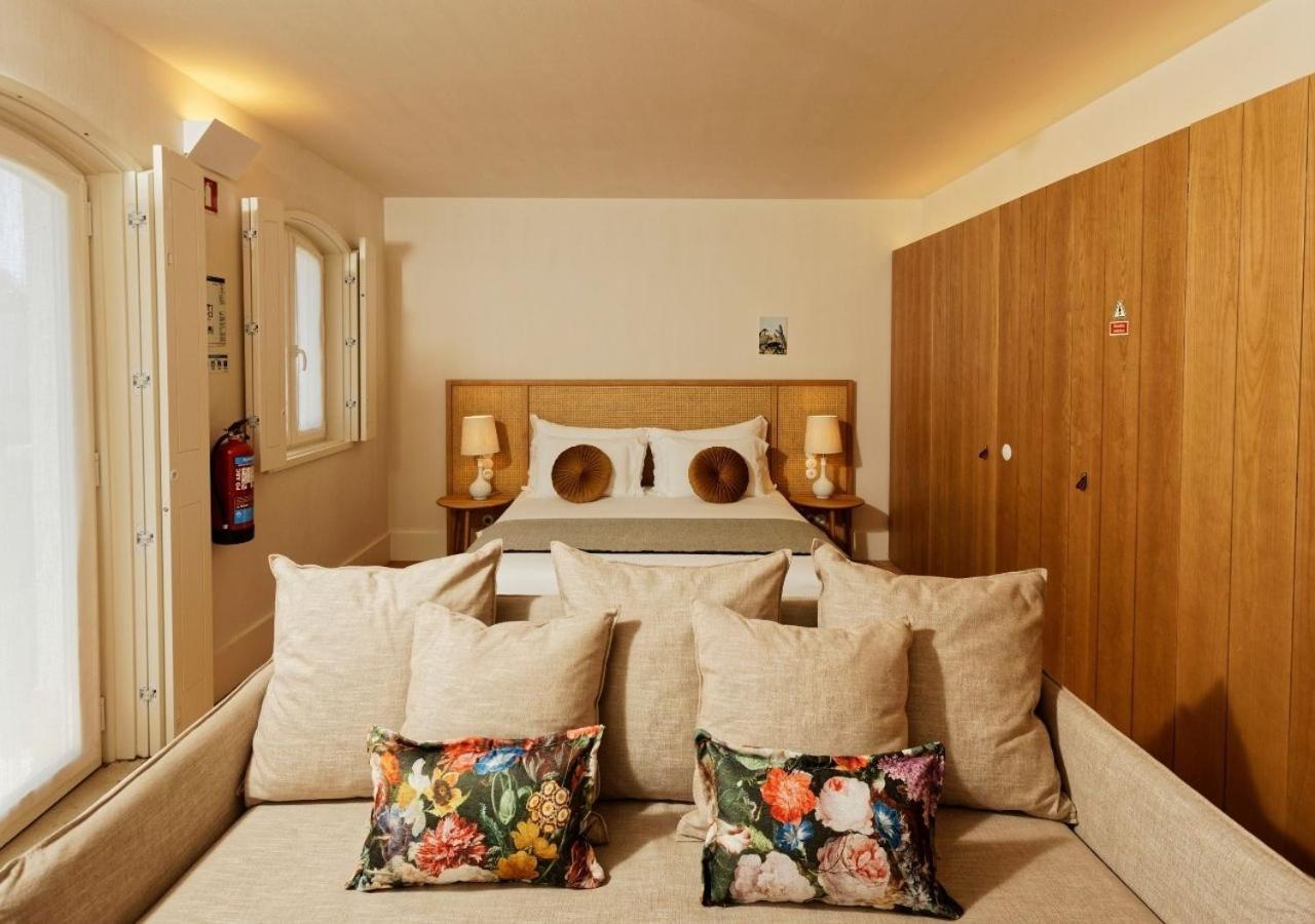 Montebelo Vista Alegre Ilhavo Hotel Εξωτερικό φωτογραφία A bedroom at the hotel